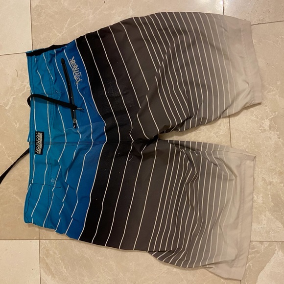 Quicksilver bathing suit - Picture 2 of 2